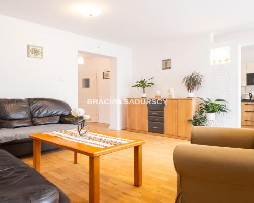 UROKLIWY DOM W BARDZO DOBREJ LOKALIZACJI