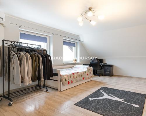 Dom w Wieliczce - wysoki standard - taras - ogród