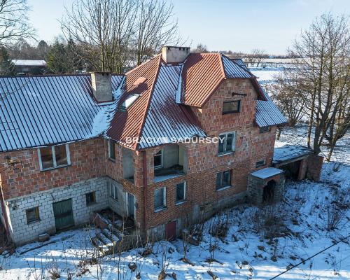 Dom na dużej działce- Łuczyce