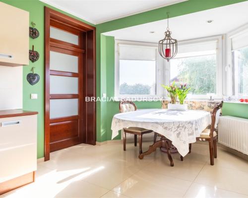 Nowoczesny dom parterowy w Łapanowie