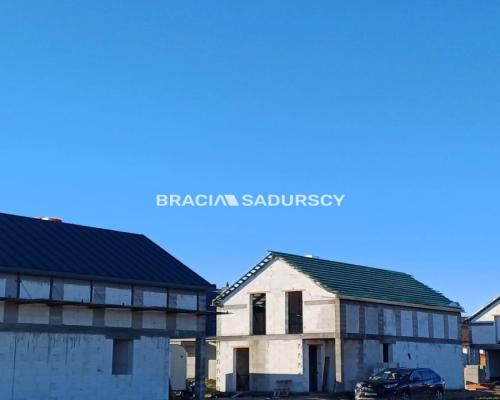 Dom Wolnostojący 140 m2 z tarasem w MNIKOWIE