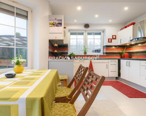 Dom z ogrodem i fotowoltaiką – 10 km od Krakowa