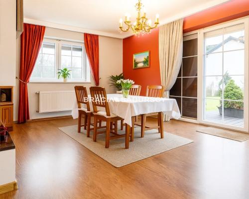 Dom z ogrodem i fotowoltaiką – 10 km od Krakowa