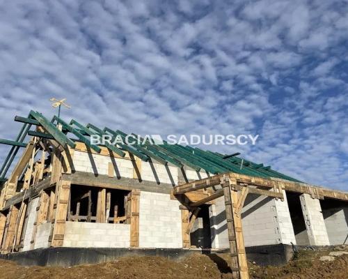 Dom z garażem i pięknym widokiem – Głogoczów