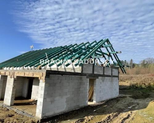 Dom z garażem i pięknym widokiem – Głogoczów