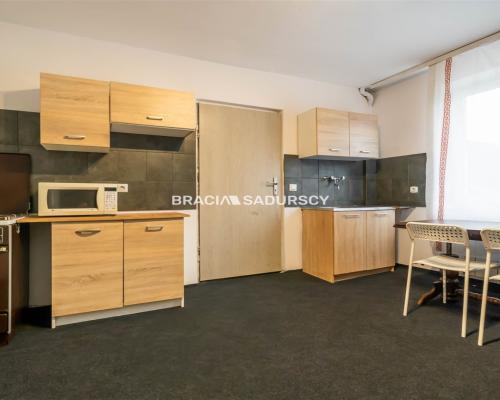 Na sprzedaż dom o powierzchni 220 m2, z 2 garażami