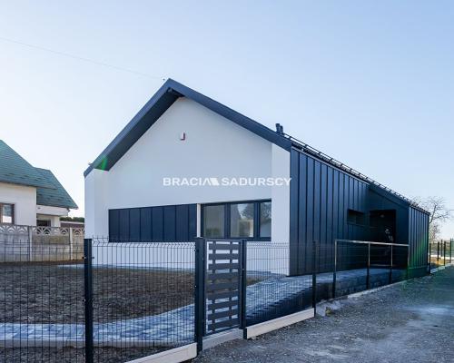 Bębło Dom parterowy 141m z fotowoltaiką i garażem