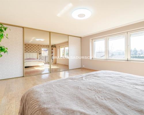 Dom 253m2 działka 10ar podpiwniczony Bieżanów