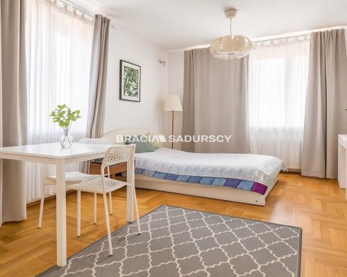 Wolnostojący dom w znakomitej lokalizacji