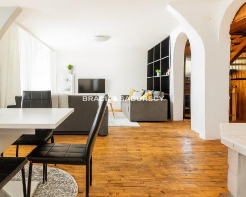 Dom w centrum Wieliczki, działka 15 ar