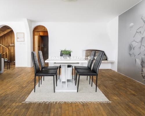 Dom w centrum Wieliczki, działka 15 ar