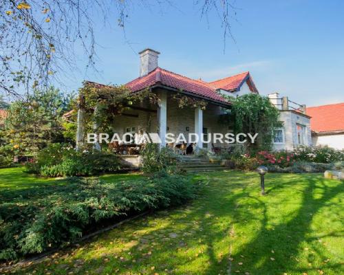 Dom z Dużym Ogrodem w Tyńcu – Spokój Natury!