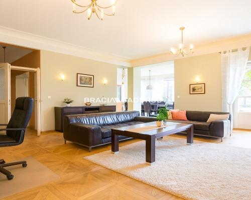 Dom z Dużym Ogrodem w Tyńcu – Spokój Natury!