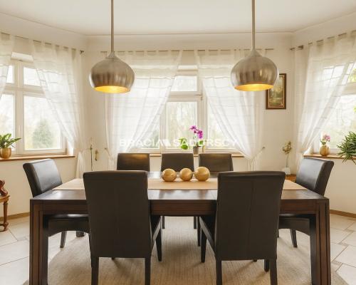 Dom z Dużym Ogrodem w Tyńcu – Spokój Natury!