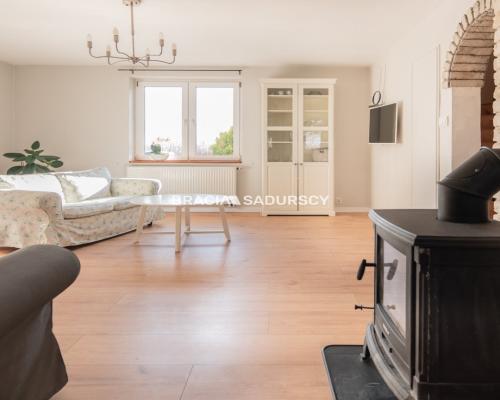 Uroczy dom 130m² z bajkowym ogrodem – Gnatowice!