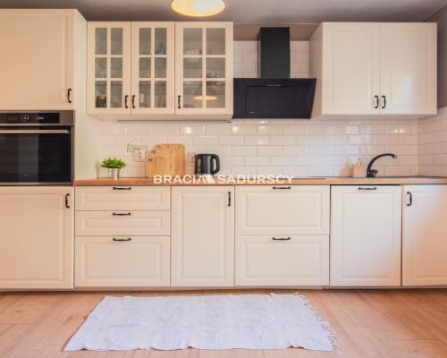 Uroczy dom 130m² z bajkowym ogrodem – Gnatowice!