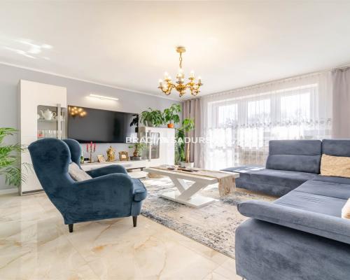 Dom gotowy do zamieszkania z pięknym ogrodem