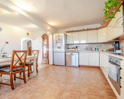 Dom gotowy do zamieszkania z pięknym ogrodem