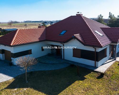 Luksusowy dom 350 m² z fotowoltaiką – blisko Żabna