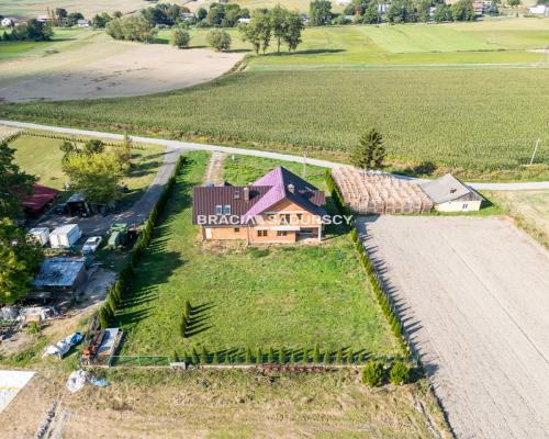 Dom na wsi, duża działka 30 km od Krakowa