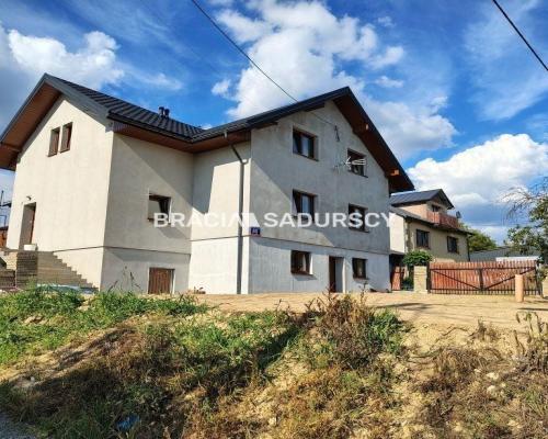 Dom z lokalem usługowym do wykończenia