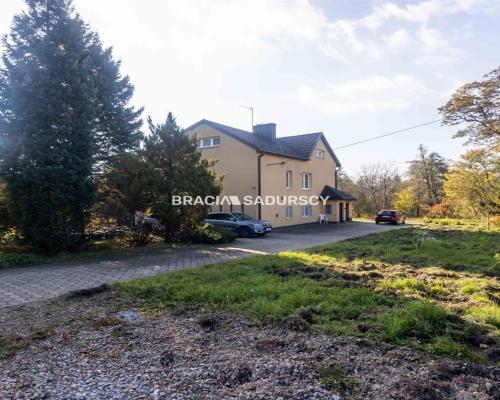 DOM Z ATRAKCYJNĄ, DUŻĄ DZIAŁKĄ 32 ARY INWESTYCJA