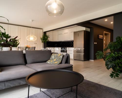 Zapraszam do poznania domu w Bronowicach, funkcjonalny, duży potencjał i możliwości, zabudowa szeregowa, mały ogódek