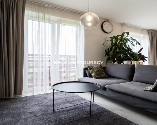 Zapraszam do poznania domu w Bronowicach, funkcjonalny, duży potencjał i możliwości, zabudowa szeregowa, mały ogódek