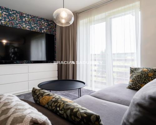 Zapraszam do poznania domu w Bronowicach, funkcjonalny, duży potencjał i możliwości, zabudowa szeregowa, mały ogódek