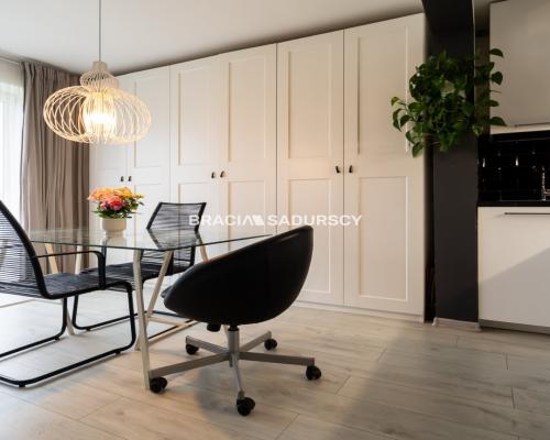 Zapraszam do poznania domu w Bronowicach, funkcjonalny, duży potencjał i możliwości, zabudowa szeregowa, mały ogódek