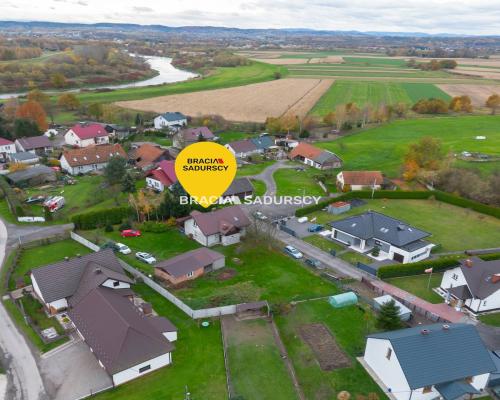 Dom na wsi, działka 8 ar, duży garaż