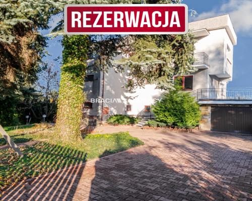 Przestrzenny dom w okolicach Mogilan.