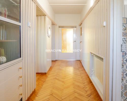 Przestrzenny dom w okolicach Mogilan.