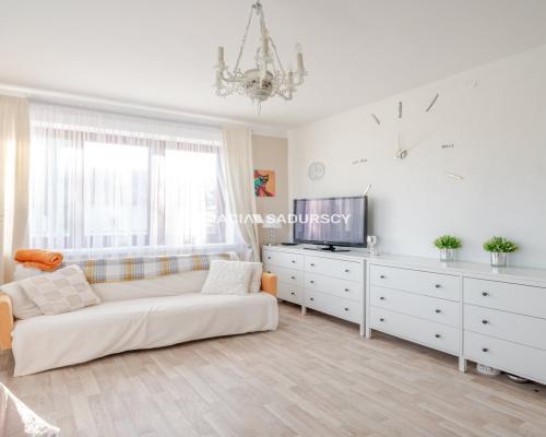 Przestrzenny dom w okolicach Mogilan.