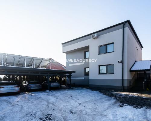 Budynek z 6 niezależnymi apartamentami.