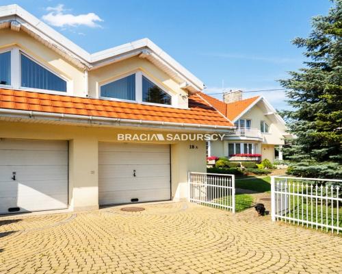 Dom, rezydencja, firma, biura, ogród, inwestycja