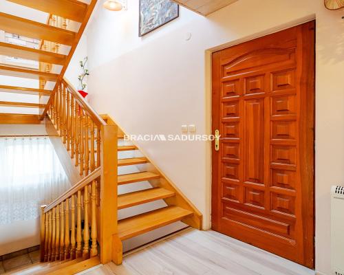 Gotowy do zamieszkania dom na cudownej działce 25a