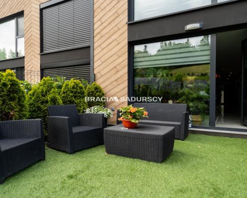 Zielona Oaza Nowoczesny Dom w Stylu Stodoły