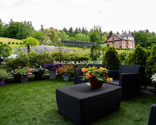 Zielona Oaza Nowoczesny Dom w Stylu Stodoły