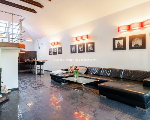 Dom Lusina, Mogilany