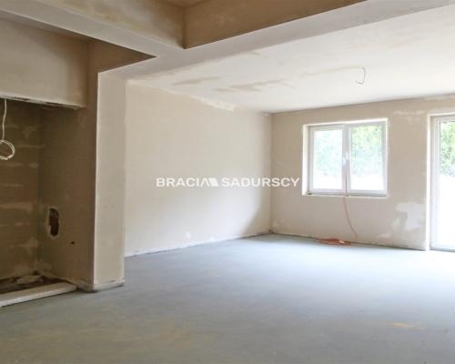 Konary, gm. Mogilany. Nowo wybudowany dom