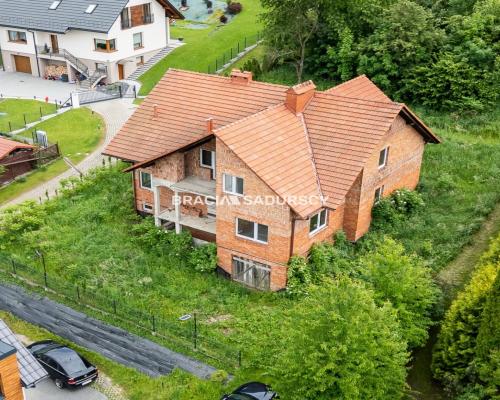 Dom wolnostojący na 7 arowej w Myślenicach