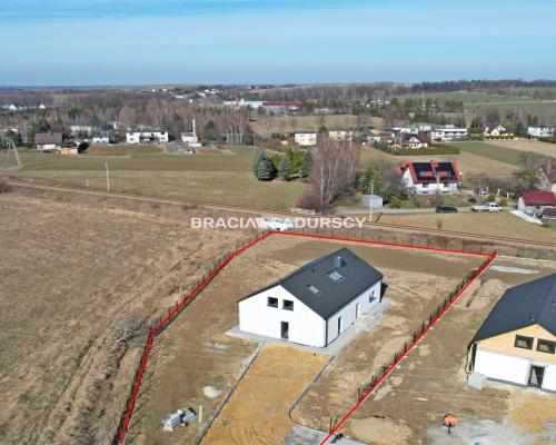 ​​​​​  Dom wolnostojący w Inwałdzie - nowoczesna stodoła z antresolą    Oferujemy do sprzedaży wyjątkowy, energooszczędny dom