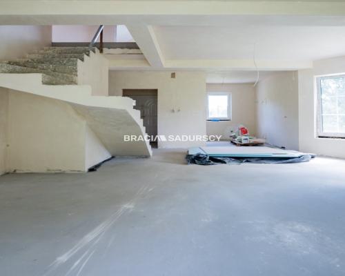 Na sprzedaż piękny wolnostojący dom w Dąbrowie Szlacheckiej, Wołowice.   Stan deweloperski. Wykonany według projektu Bella S