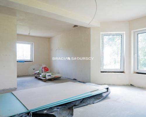 Na sprzedaż piękny wolnostojący dom w Dąbrowie Szlacheckiej, Wołowice.   Stan deweloperski. Wykonany według projektu Bella S