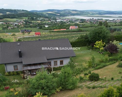 Dom z widokiem na jezioro