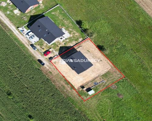 Dom w Brzezince, gm Brzeźnica