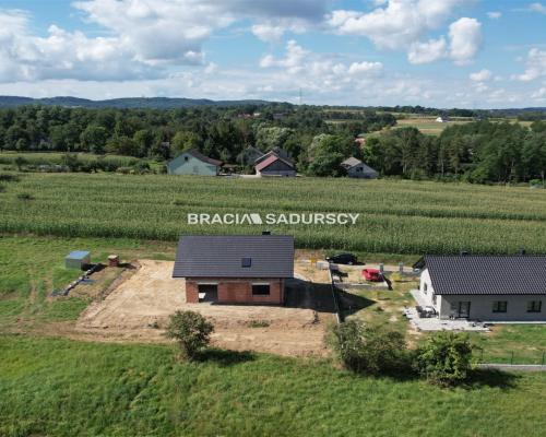 Dom w Brzezince, gm Brzeźnica