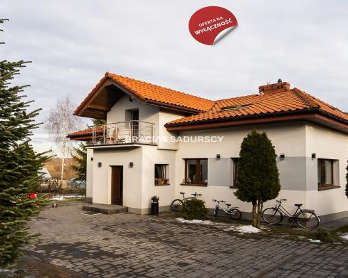 Krzyszkowice dom 260 m2 działka 18 arów