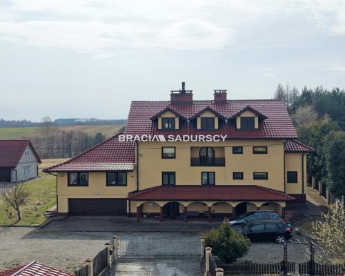 Duży dom 631 m² + 1,76 ha | potencjał inwestycyjny